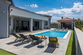 Villa Speranza with Illuminated Pool